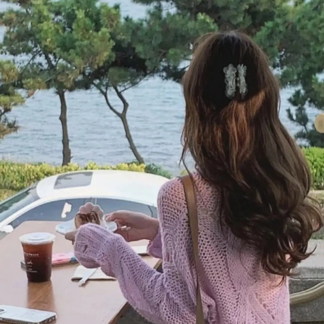 黑海人妖 海报